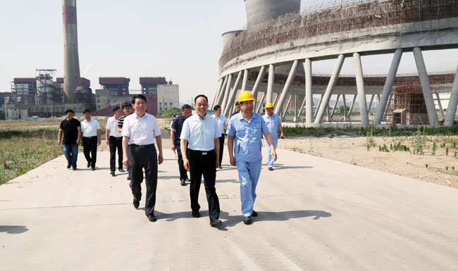 洛陽市政協(xié)黨組副書記、副主席張世敏到萬基?2×60萬千瓦機(jī)組工地調(diào)研