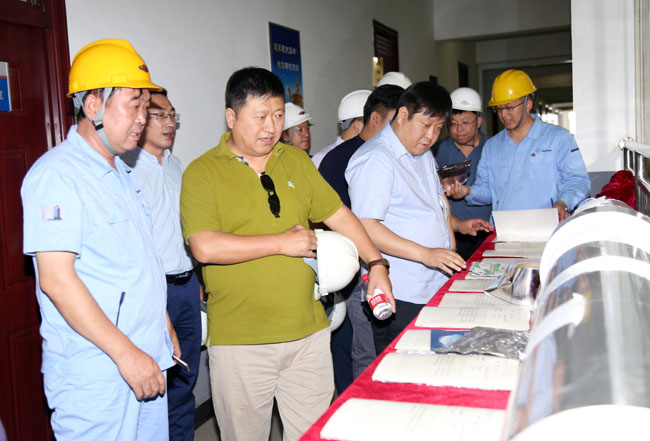 北京市昌平區(qū)經(jīng)信局副局長徐連江、王加祥一行到萬基鋁加工參觀考察