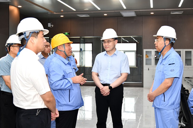 新安縣委書記、縣長王智一行到萬基控股集團(tuán)調(diào)研