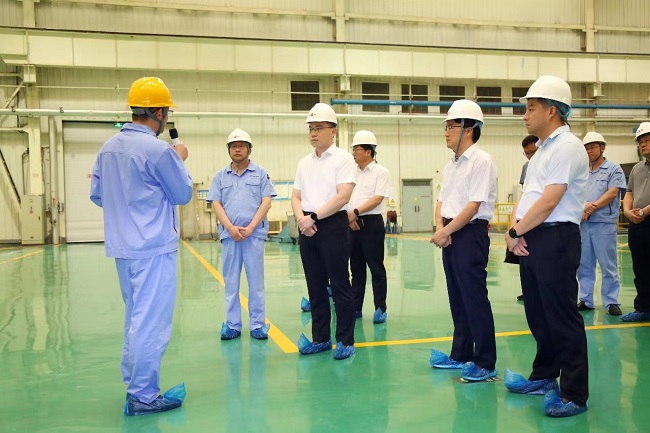 新安縣委書記、縣長王智到萬基控股集團(tuán)調(diào)研