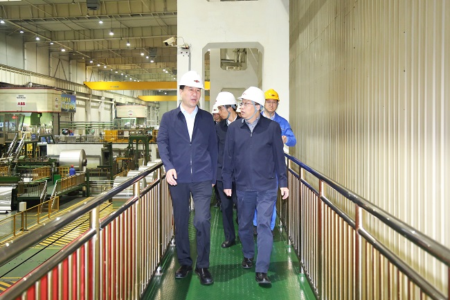 鞏義市委副書(shū)記、市長(zhǎng)張東輝一行到萬(wàn)基控股集團(tuán)調(diào)研