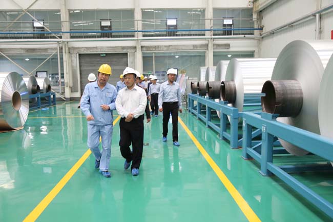 洛陽市委常委、常務副市長吳孟鐸到萬基控股集團調研